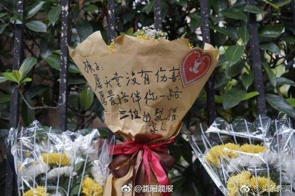 记者：巴黎签穆阿尼时并未花9500万欧，纽卡和曼联对其感兴趣